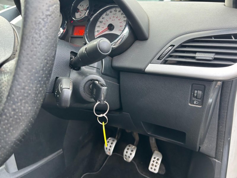 PEUGEOT 207