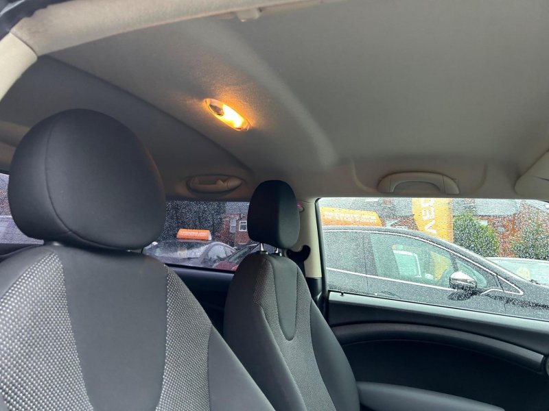 MINI HATCH