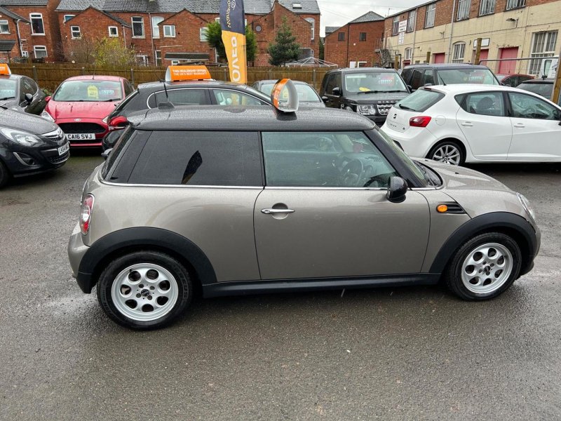 MINI HATCH