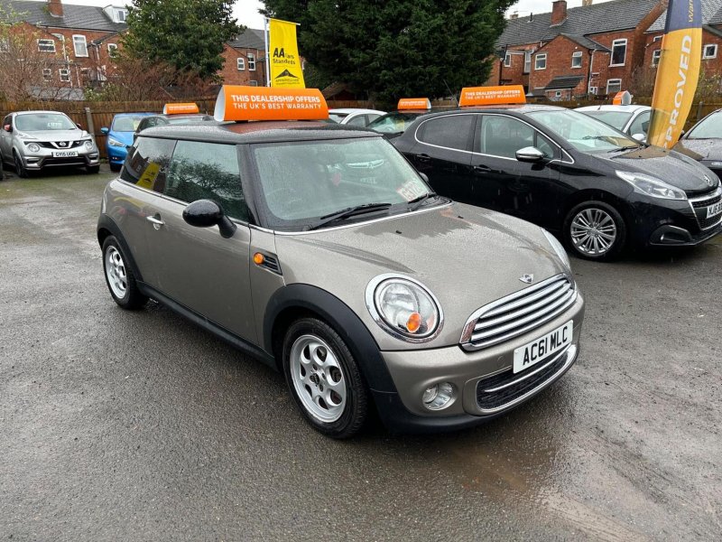 MINI HATCH