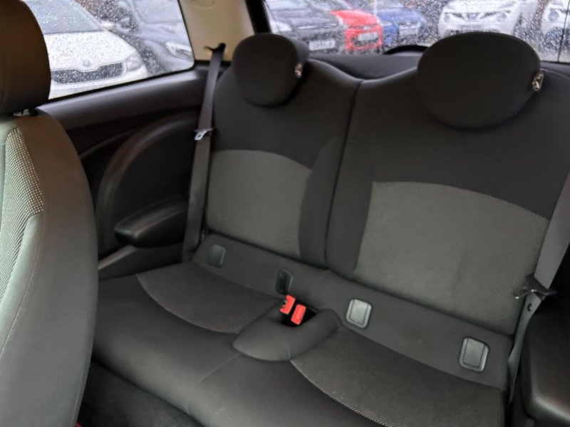 MINI HATCH