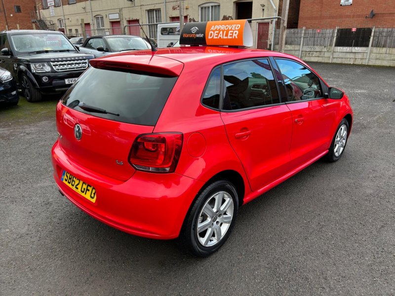 VOLKSWAGEN POLO