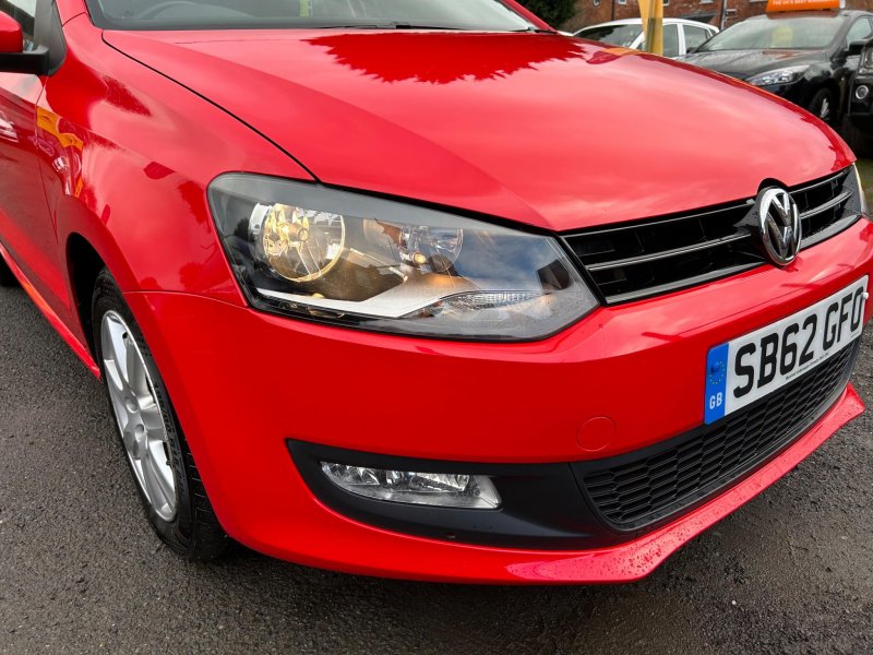 VOLKSWAGEN POLO