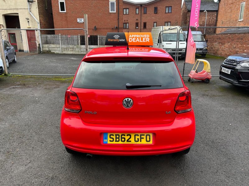 VOLKSWAGEN POLO