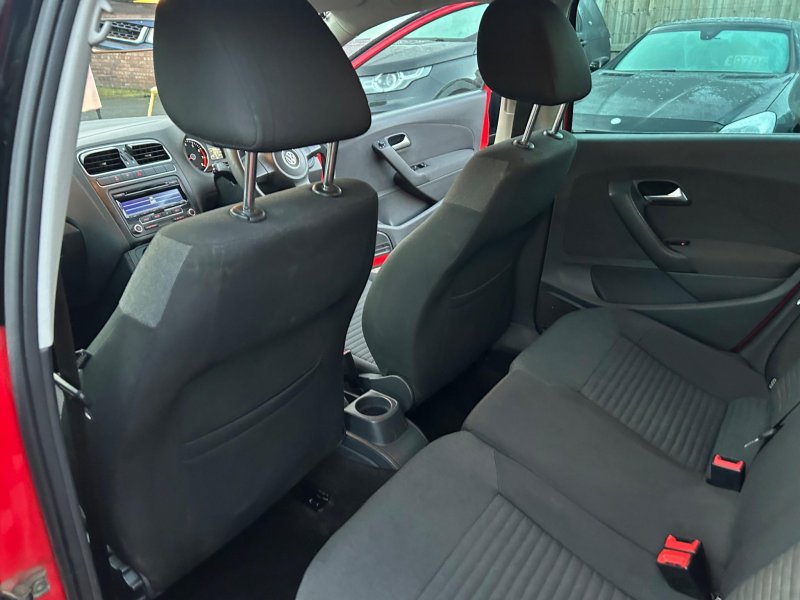 VOLKSWAGEN POLO