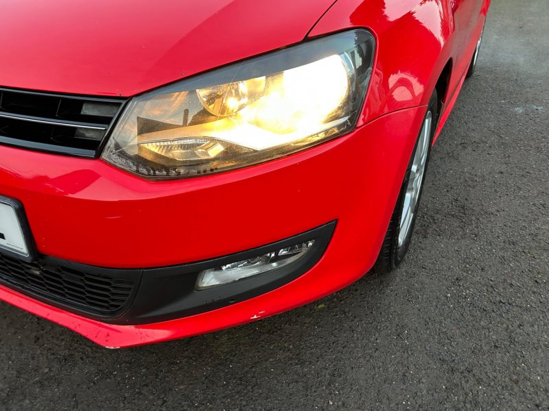 VOLKSWAGEN POLO