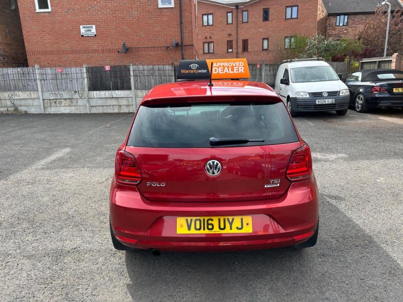 VOLKSWAGEN POLO