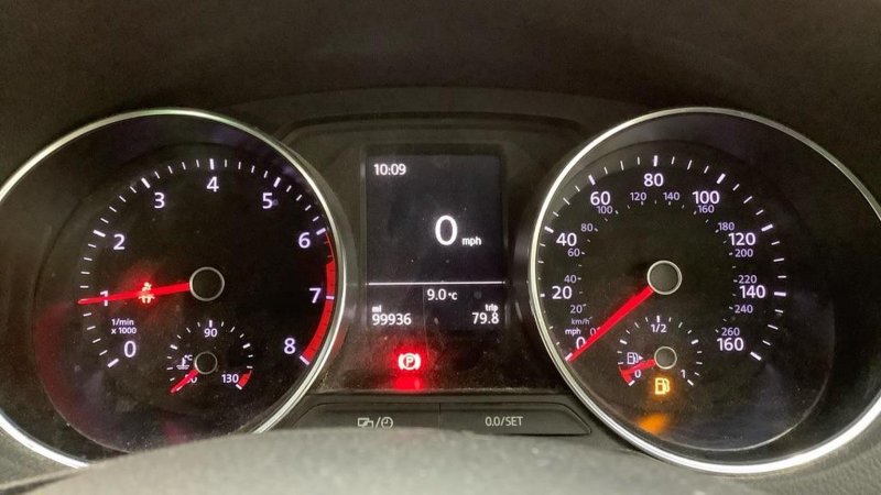 VOLKSWAGEN POLO