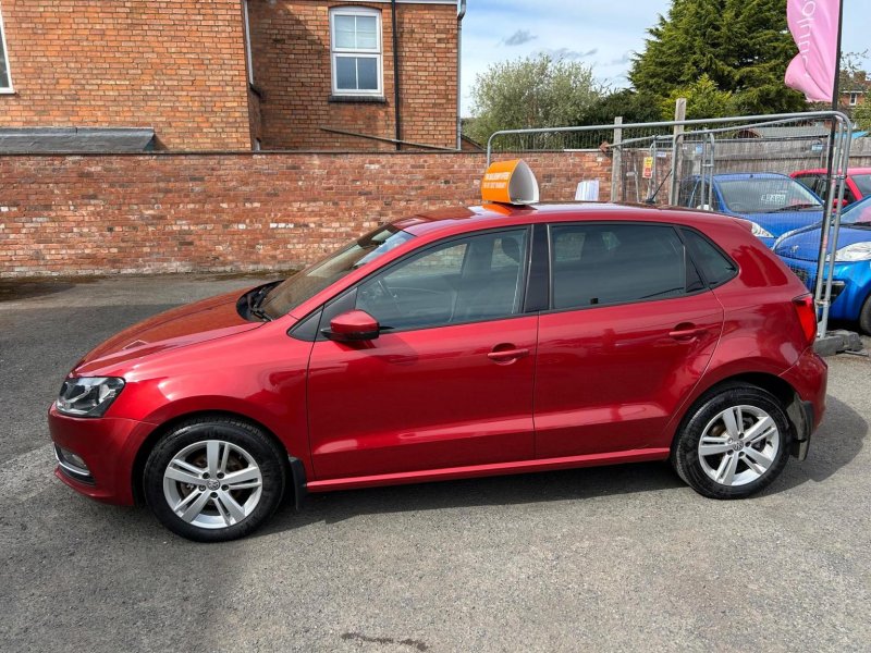 VOLKSWAGEN POLO