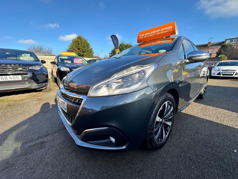 PEUGEOT 208