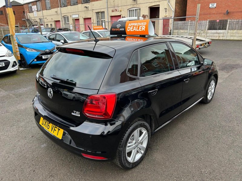 VOLKSWAGEN POLO