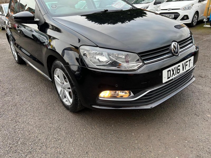 VOLKSWAGEN POLO