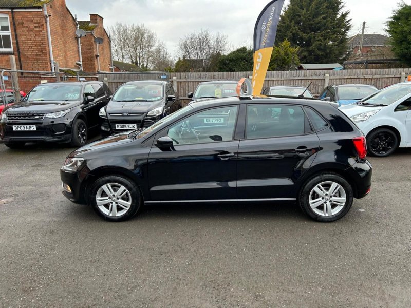 VOLKSWAGEN POLO