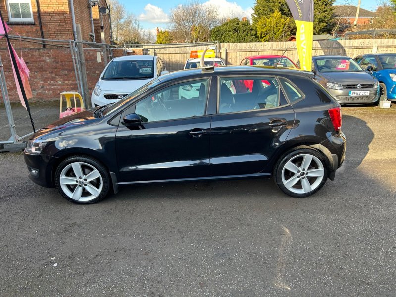 VOLKSWAGEN POLO