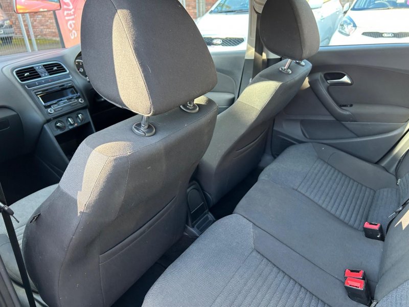 VOLKSWAGEN POLO