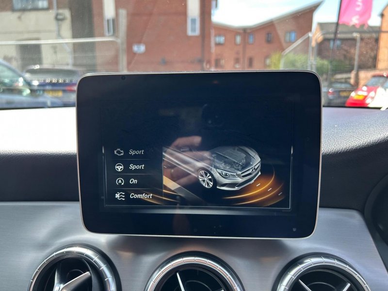 MERCEDES-BENZ CLA