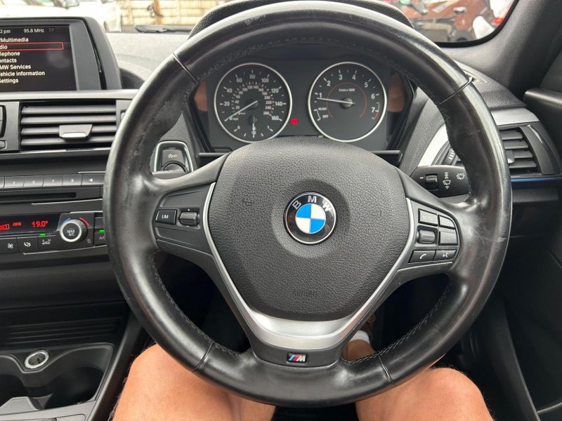 BMW 1 SERIES