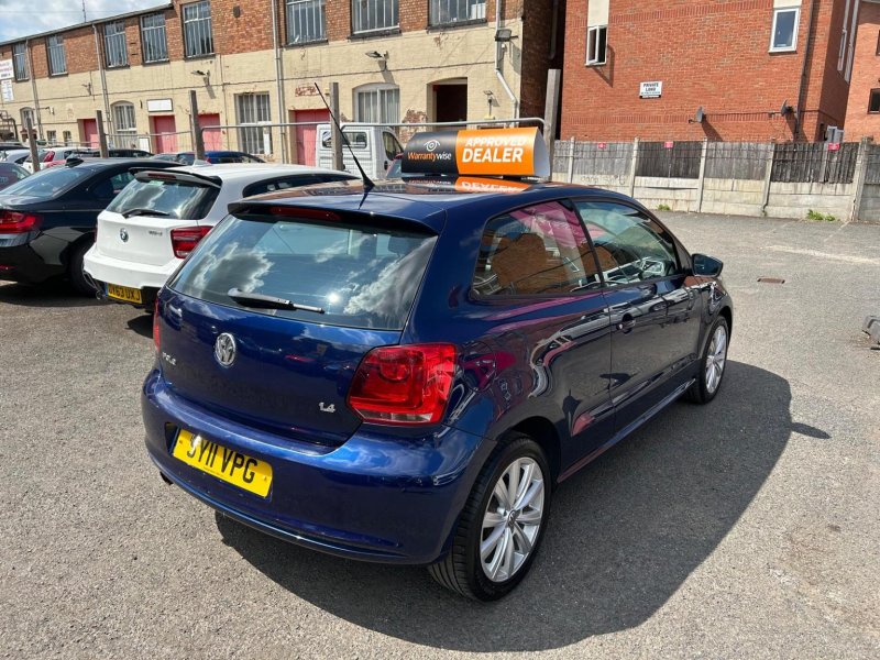 VOLKSWAGEN POLO