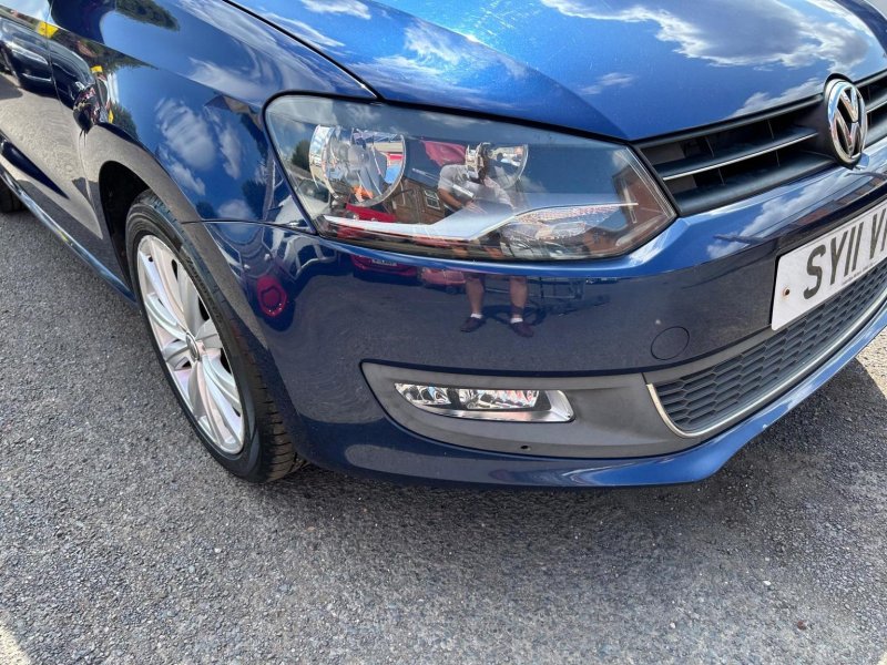 VOLKSWAGEN POLO