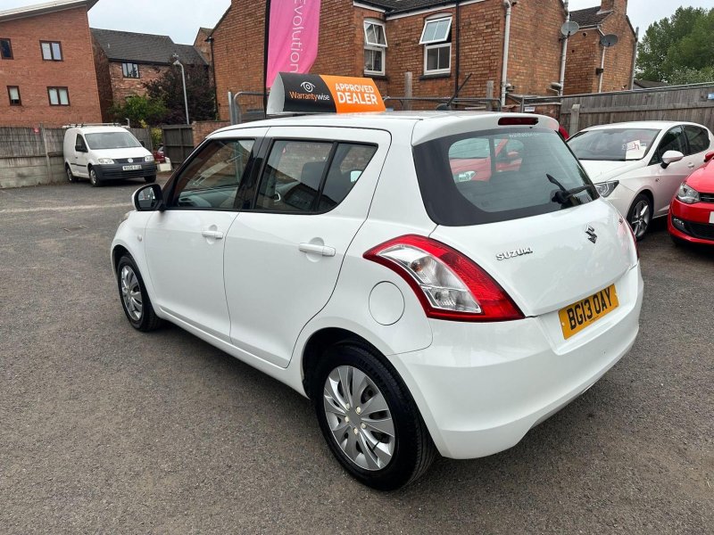 SUZUKI SWIFT