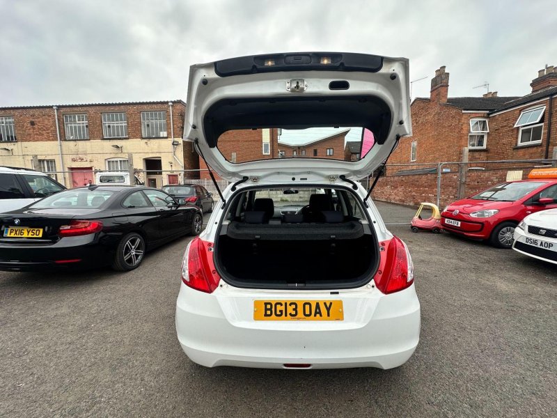 SUZUKI SWIFT