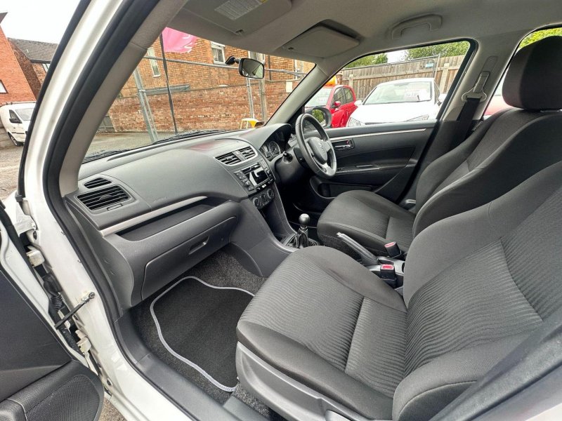 SUZUKI SWIFT