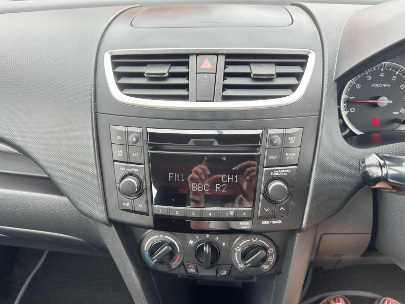 SUZUKI SWIFT